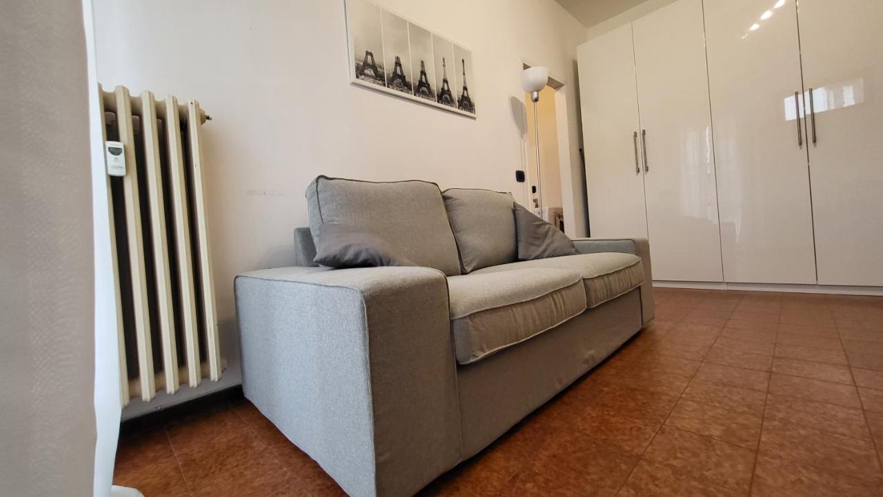 Appartamento Di Fronte All'Ospedale Modena Exteriör bild